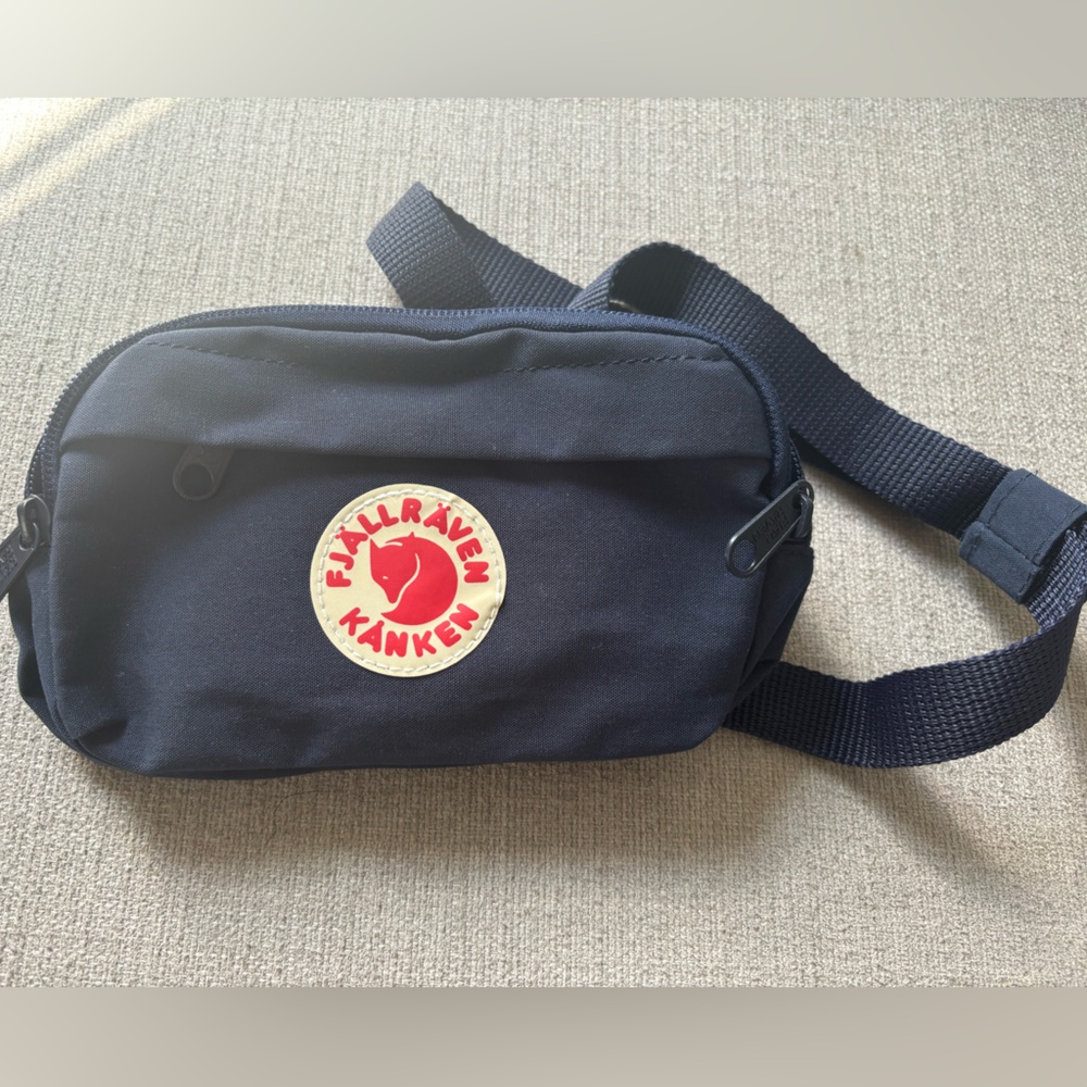 Fjallraven Women's Kanken Hip Pack Navy Blue One Size | NEVER USED